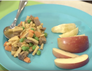 Mac and cheese with fruit and veggies