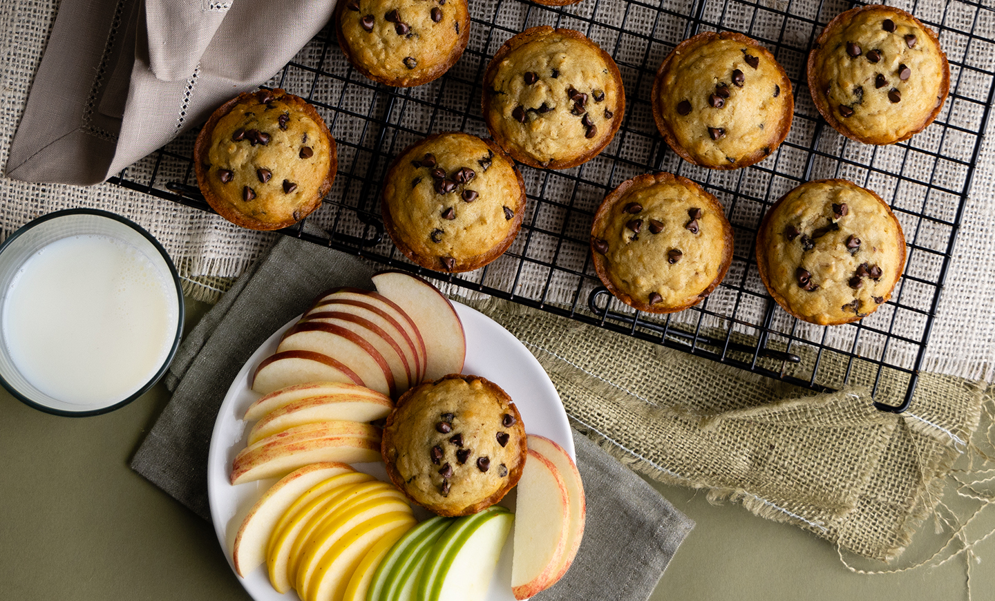 chocolate chip oatmeal muffins
